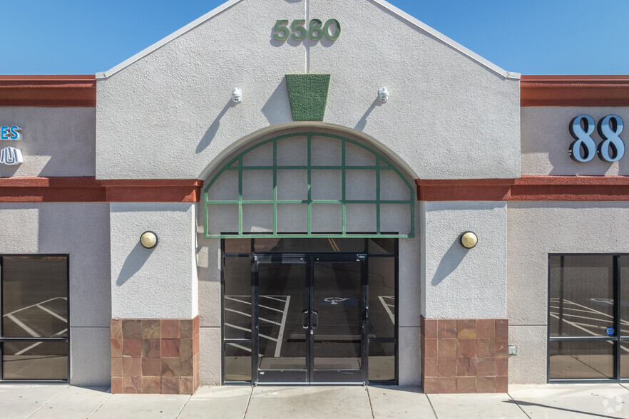 5580 W Flamingo Rd, Las Vegas, NV for lease - Building Photo - Image 3 of 13