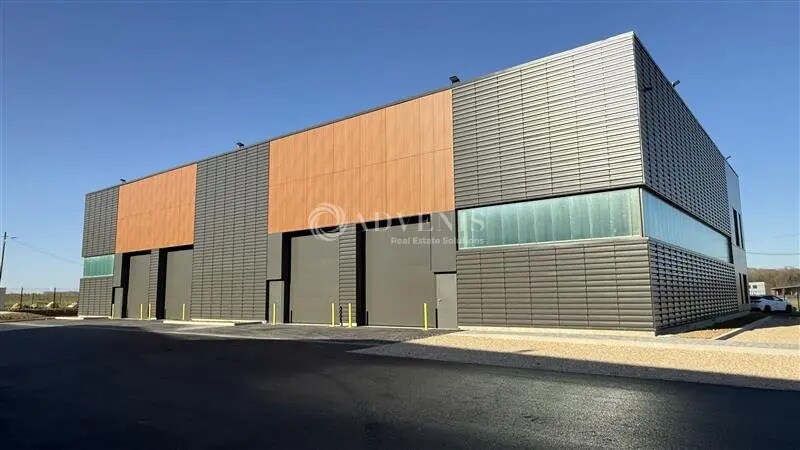 Flex in Coupvray for lease - Building Photo - Image 1 of 10