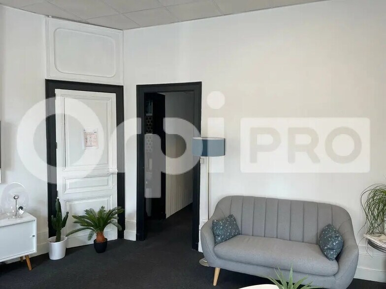 Office in Limoges for lease - Interior Photo - Image 3 of 4