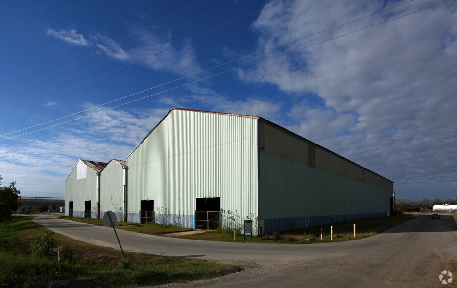 650 Viaduct Rd, Chickasaw, AL for sale - Building Photo - Image 1 of 1