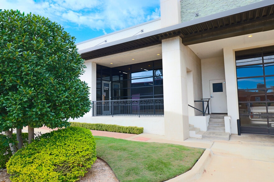 183 Cole St, Dallas, TX for lease - Building Photo - Image 3 of 15