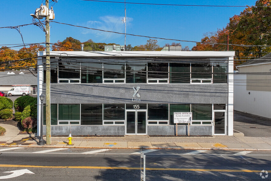 155 E Main St, Smithtown, NY for lease - Building Photo - Image 2 of 11