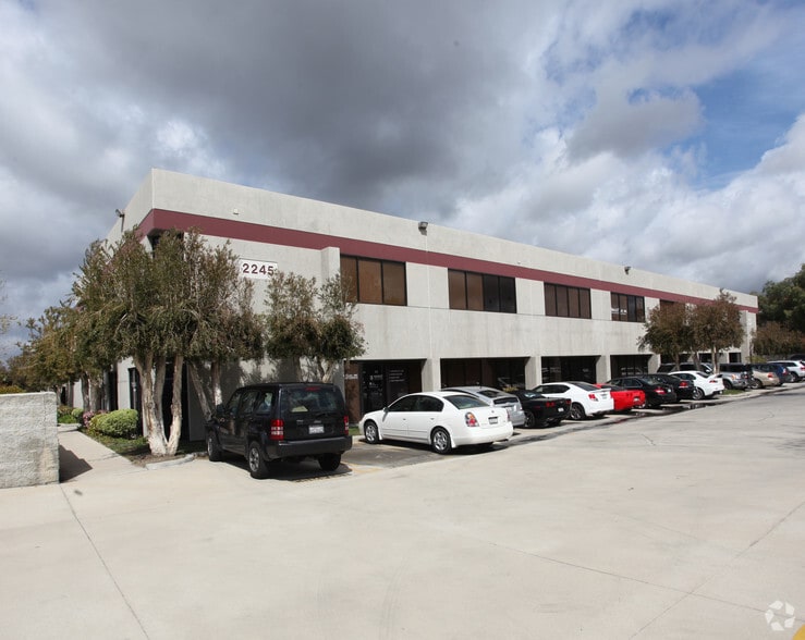 2245 1st St, Simi Valley, CA for lease - Primary Photo - Image 1 of 2