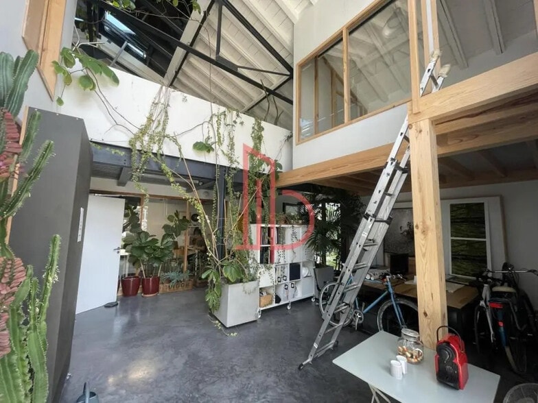 Office in Bordeaux for sale - Interior Photo - Image 1 of 7