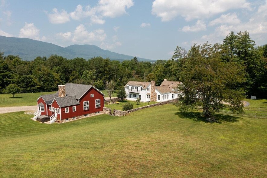 507 Benson Rd, Manchester Center, VT for sale - Primary Photo - Image 1 of 41