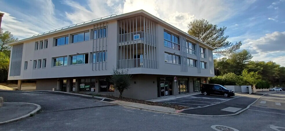 Office in Saint-Gély-du-Fesc for lease - Building Photo - Image 1 of 11
