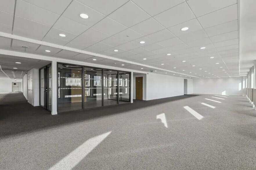 21 Rue Des Ardennes, Paris for lease - Building Photo - Image 2 of 34