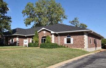 11428-11432 Tesson Ferry Rd, Saint Louis, MO for lease Building Photo- Image 2 of 5