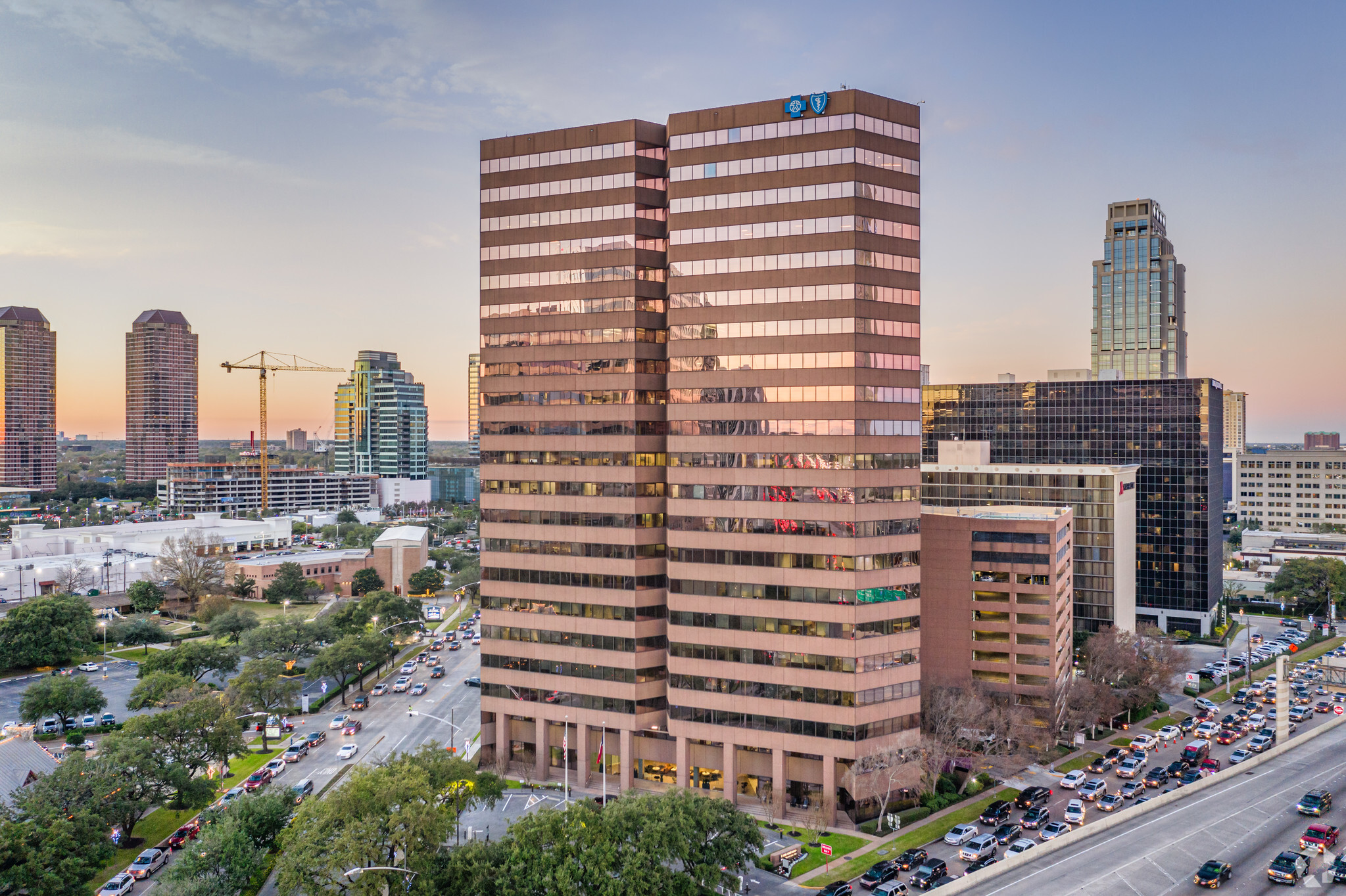 1800 West Loop S, Houston, TX for lease Building Photo- Image 1 of 24