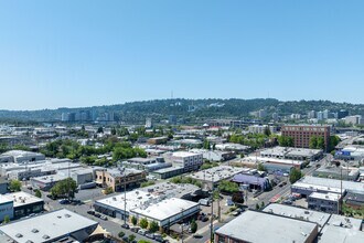 940 SE Madison St, Portland, OR - AERIAL  map view