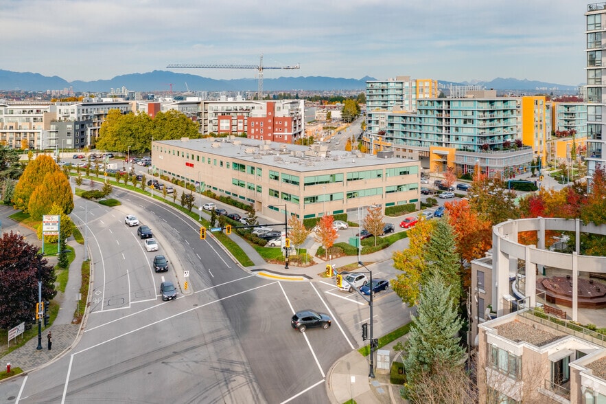 7671 Alderbridge Way, Richmond, BC for lease - Building Photo - Image 2 of 4