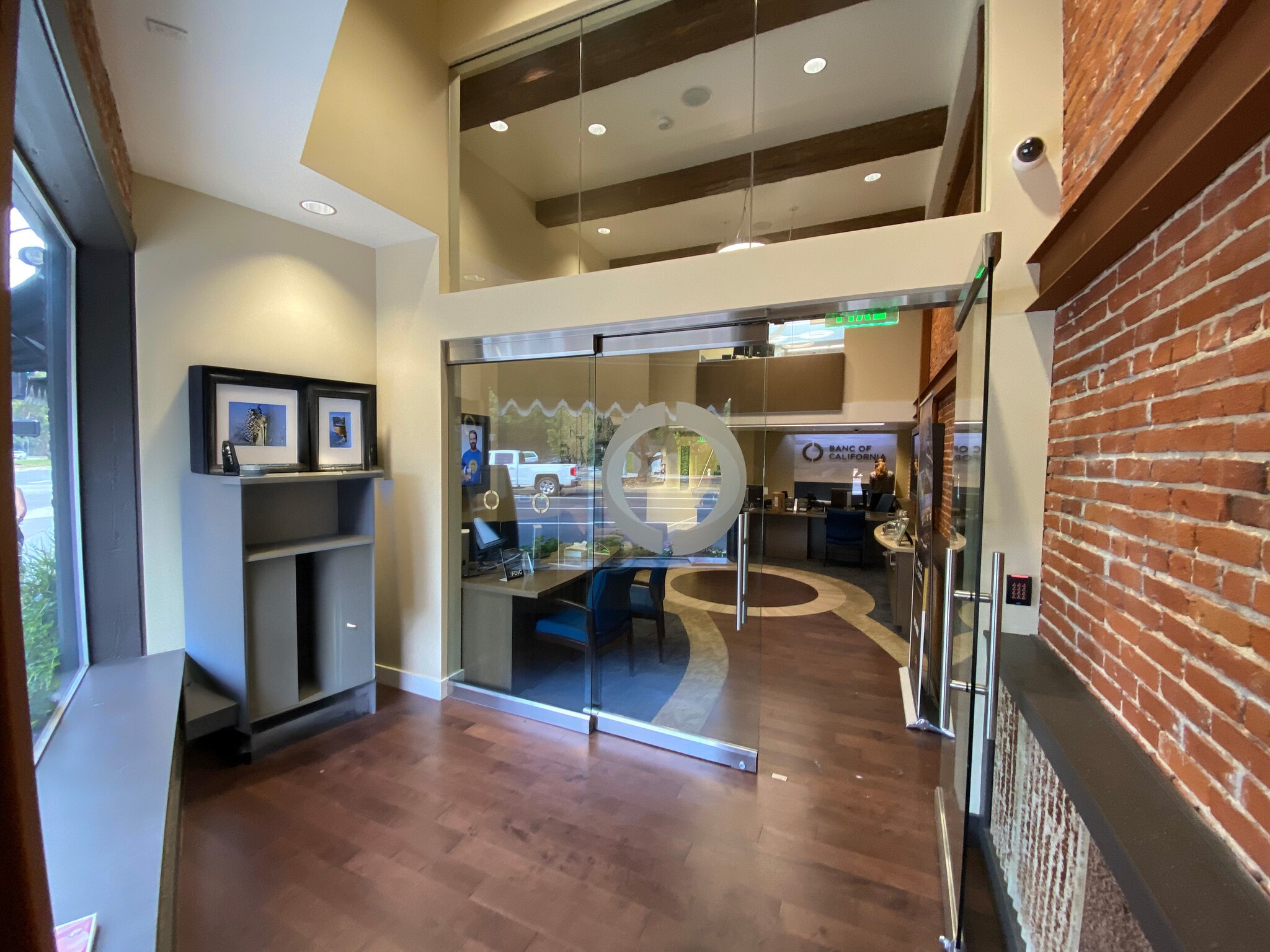 2528-2538 San Vicente Blvd, Santa Monica, CA for lease Building Photo- Image 1 of 7