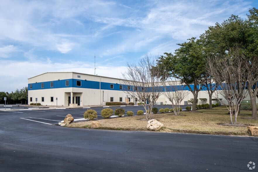 111 Halmar Cv, Georgetown, TX for sale - Building Photo - Image 1 of 1