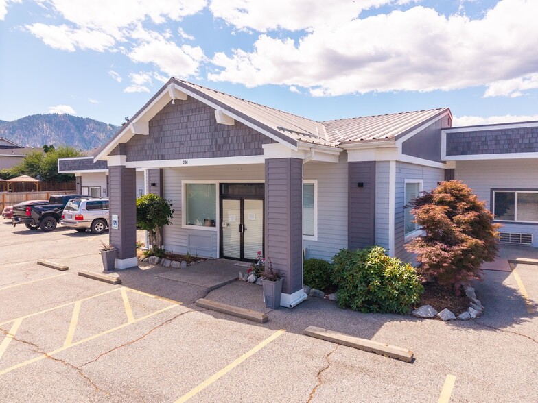 200 Wapato Ct, Manson, WA for sale - Primary Photo - Image 2 of 25