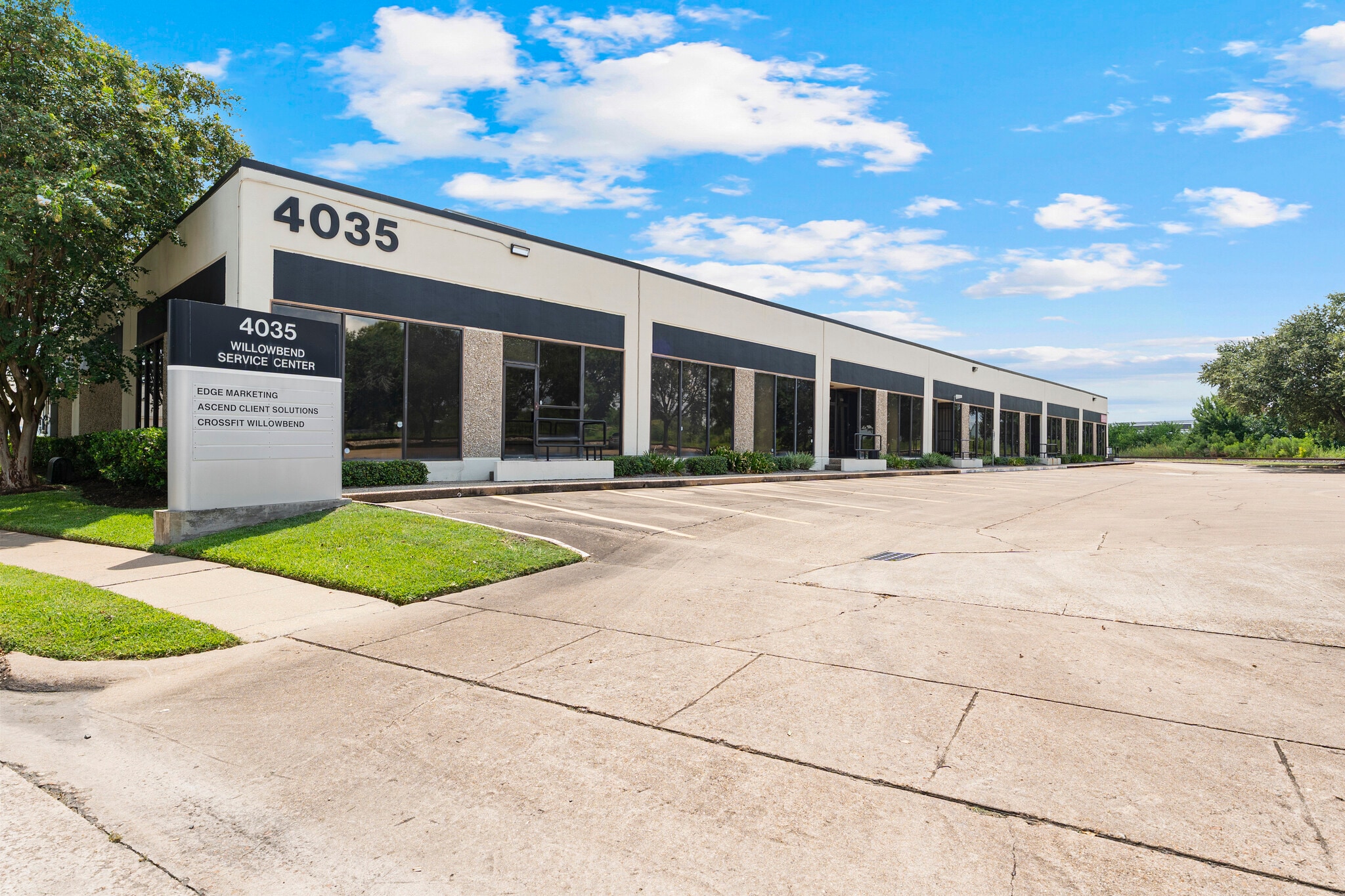 4025 Willowbend Blvd, Houston, TX for lease Building Photo- Image 1 of 20