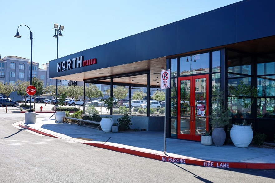 2220-2270 Village Walk Dr, Henderson, NV for lease - Building Photo - Image 3 of 22