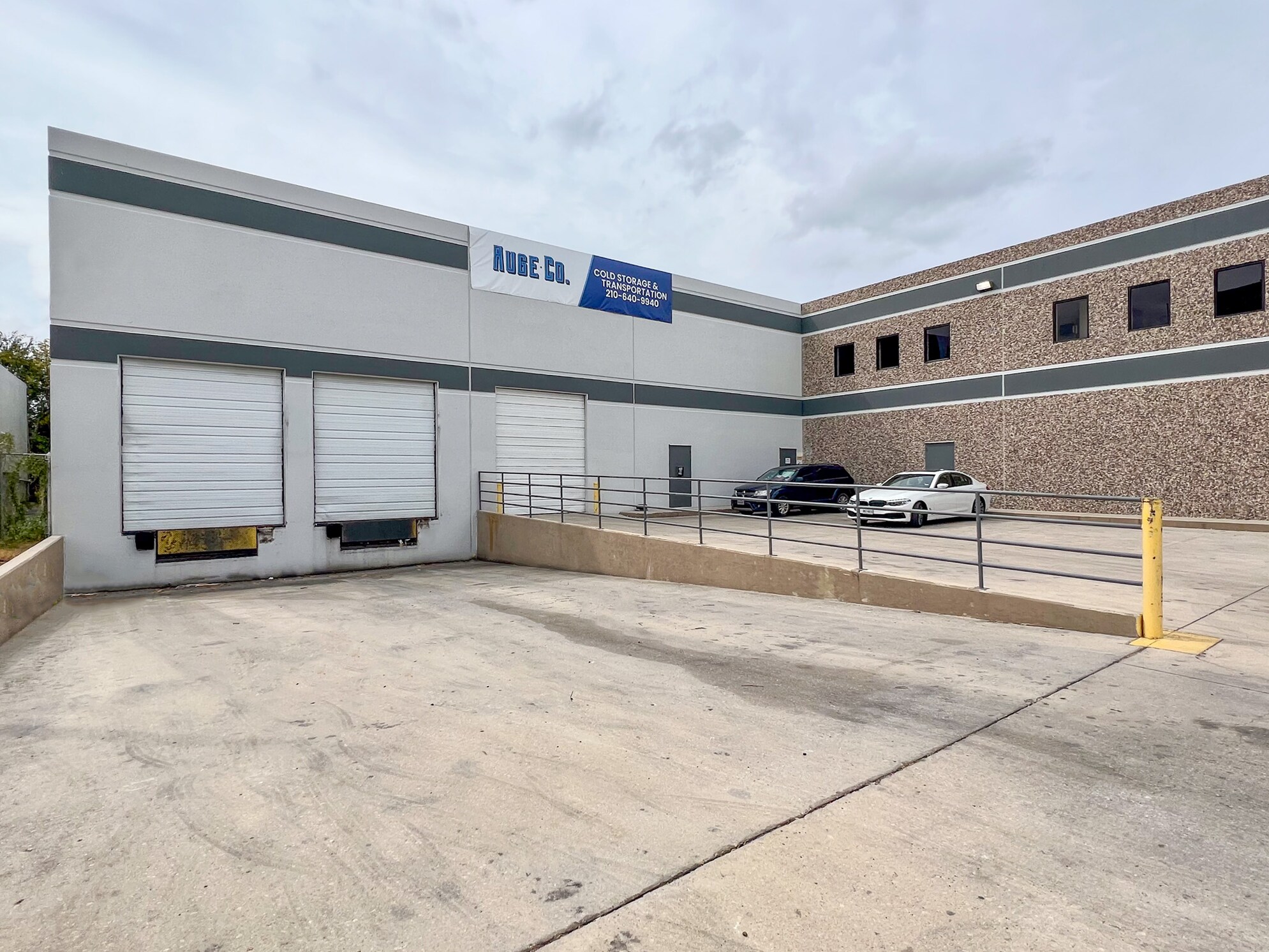 3940 N Panam Expy, San Antonio, TX for lease Building Photo- Image 1 of 12