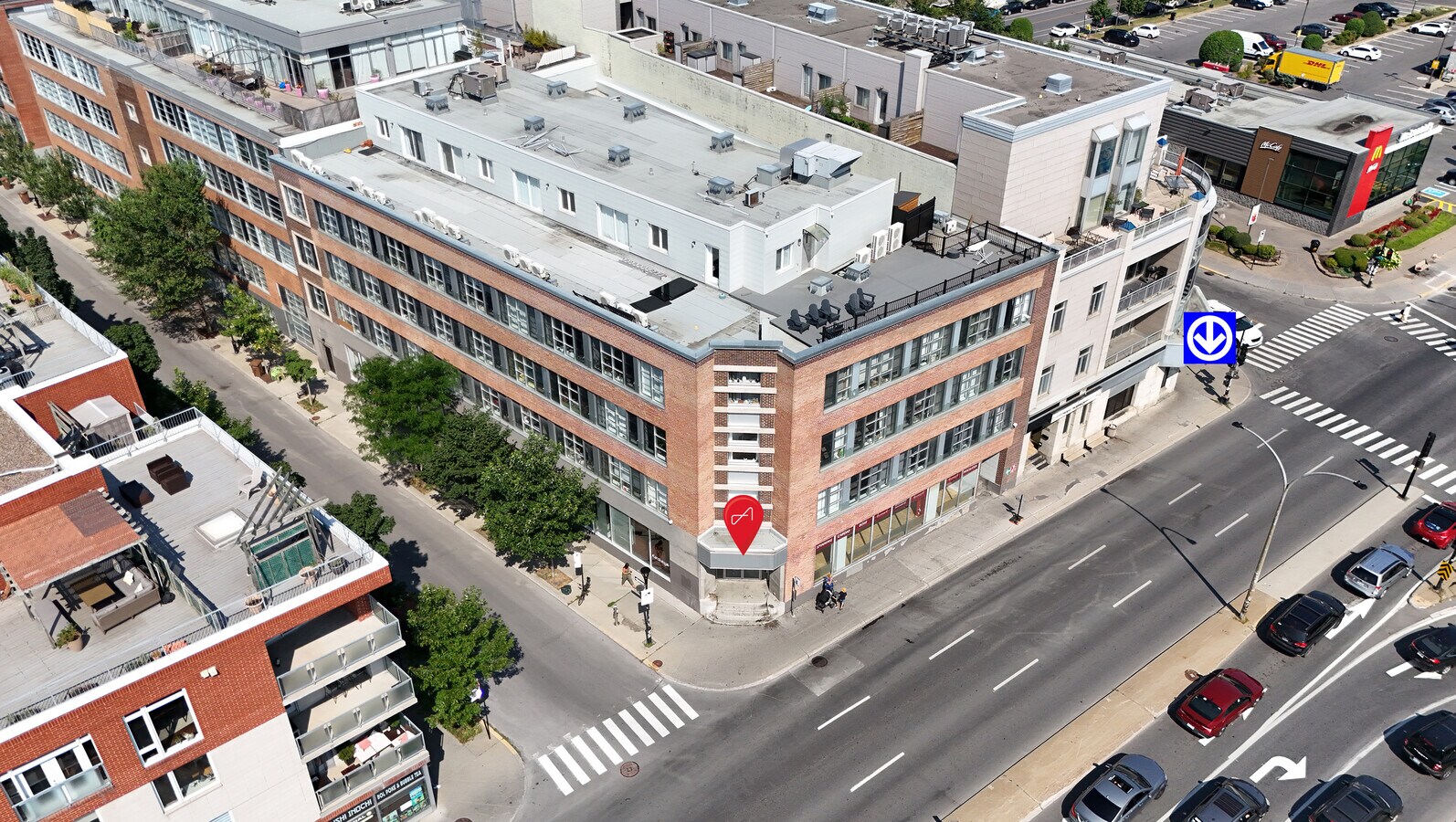7345 Boul Saint-Laurent, Montréal, QC H2R 1W6 - Unit RDC - - Interior Photo - Image 2 of 13