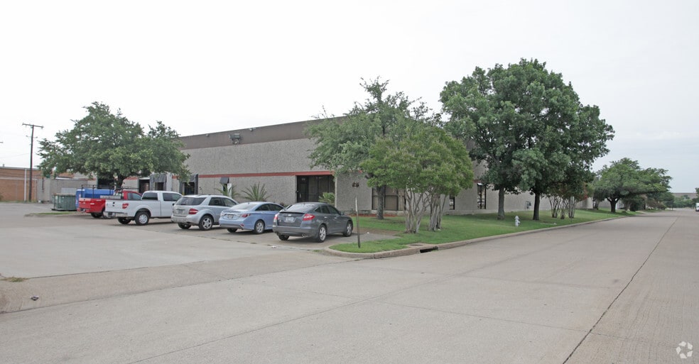 616 111th St, Arlington, TX for sale - Primary Photo - Image 1 of 1