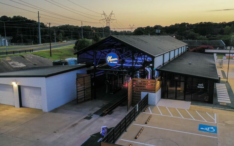 2017 S Broadway Ave, Tyler, TX for sale - Building Photo - Image 1 of 1