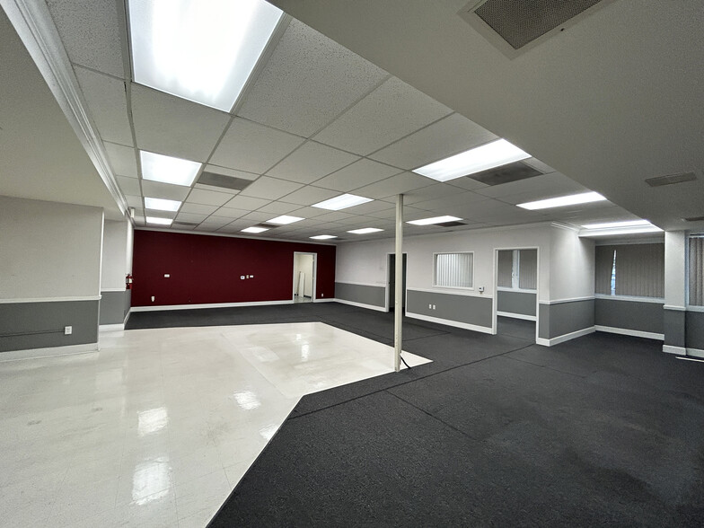 355 E Foothill Blvd, Pomona, CA for lease - Building Photo - Image 3 of 5