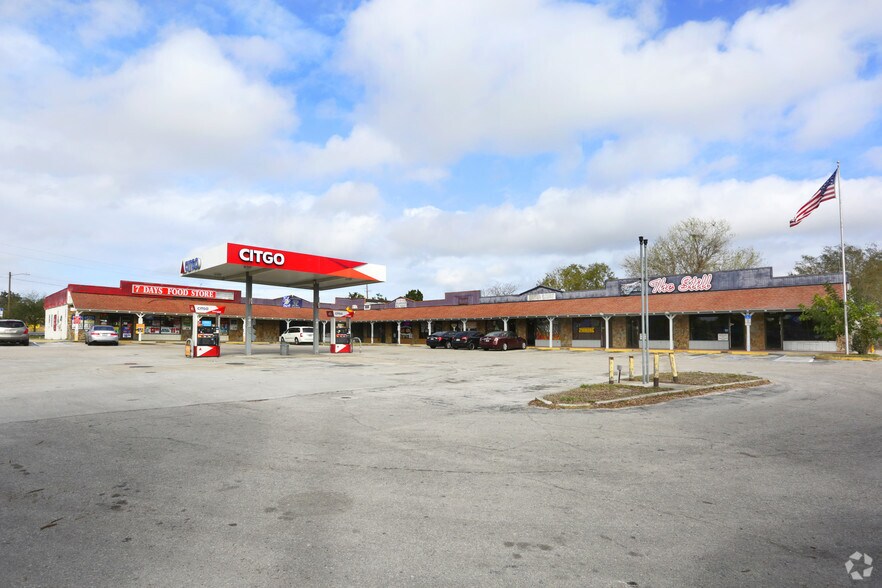 11561 Walsingham Rd, Largo, FL 33778