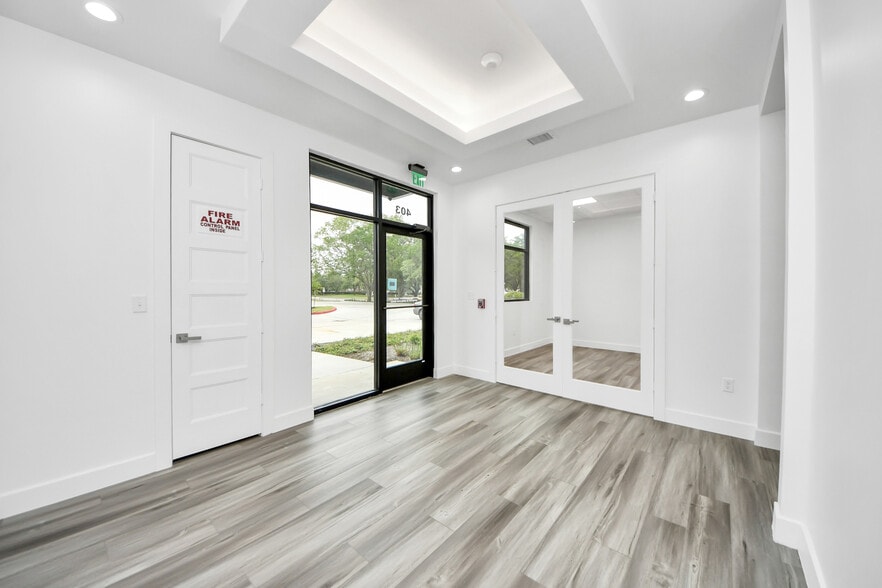 4807 Sugar Grove Blvd, Stafford, TX for lease - Building Photo - Image 3 of 26