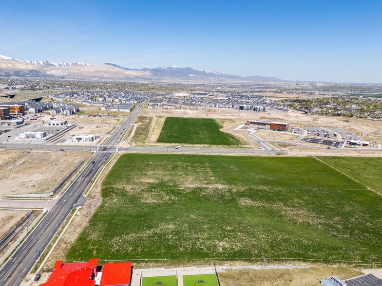 3823 Real Vista dr, Herriman, UT for lease - Building Photo - Image 3 of 5
