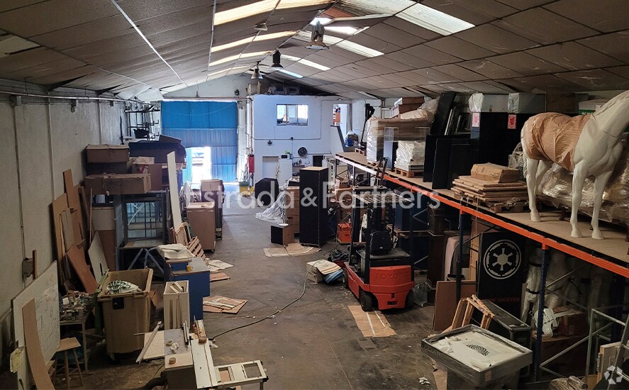Industrial in Fuenlabrada, Madrid for sale - Primary Photo - Image 1 of 1