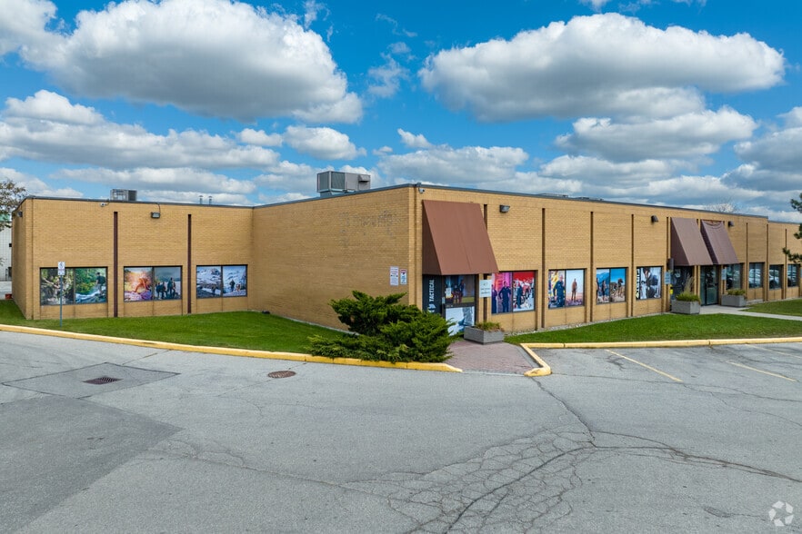 215 Carlingview Dr, Toronto, ON for lease - Building Photo - Image 1 of 3