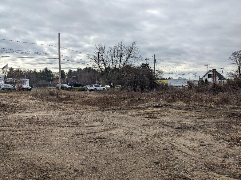 24 Dumaine St, Wilbraham, MA 01095