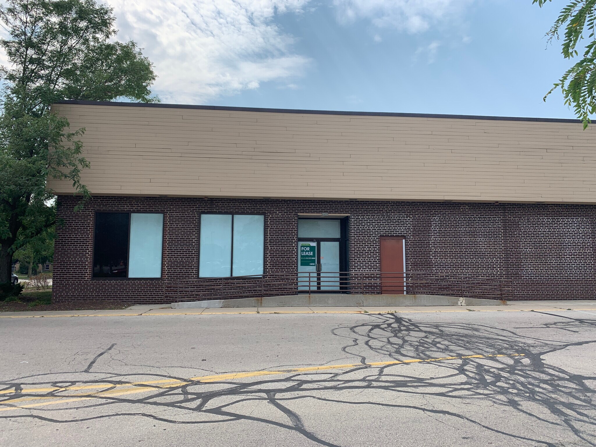 The Tile Shop South 108th Street West Allis Wi 2625 S 108th St, West Allis, WI 53227 - West Allis Center | LoopNet