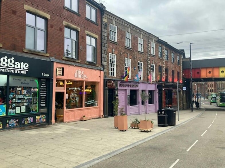 165 Briggate, Leeds for lease - Building Photo - Image 2 of 2