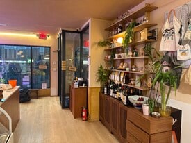 2308 44th Dr, Long Island City NY - Pub