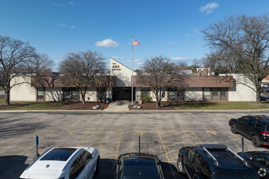 420 Lake Cook Rd, Deerfield, IL for lease - Building Photo - Image 3 of 7