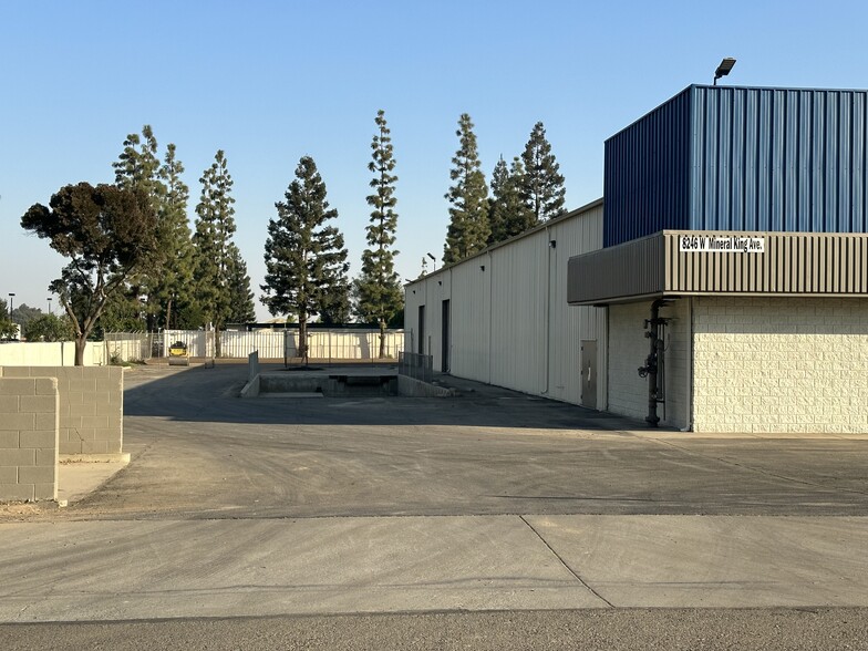 8246 W Mineral King Ave, Visalia, CA for lease - Building Photo - Image 3 of 4