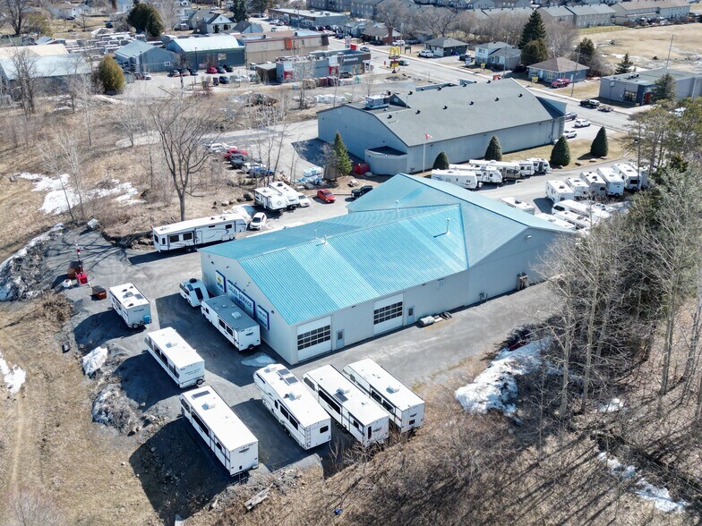 2724 Laurier St, Clarence-Rockland, ON for lease - Building Photo - Image 3 of 12