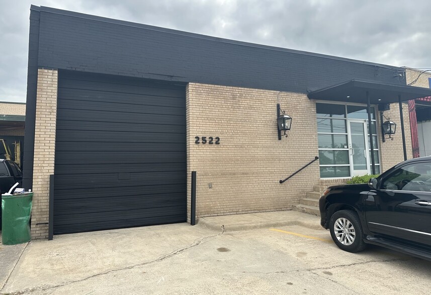 2522 Irving Blvd, Dallas, TX for lease - Building Photo - Image 1 of 6