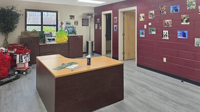 6015 Old Stone Mountain Rd, Stone Mountain, GA for lease Interior Photo- Image 1 of 2