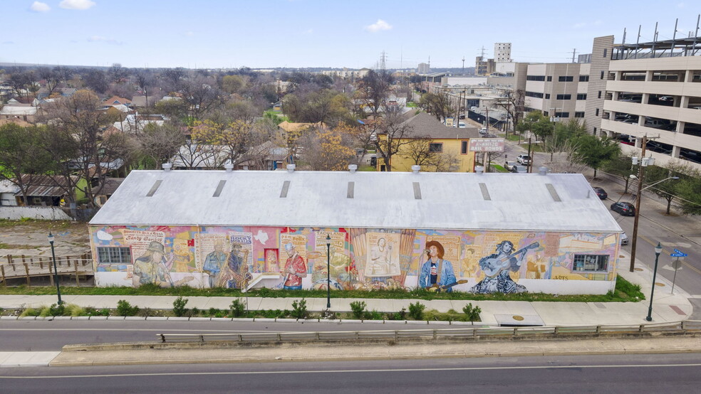 1303 W Commerce St, San Antonio, TX for sale - Building Photo - Image 1 of 26