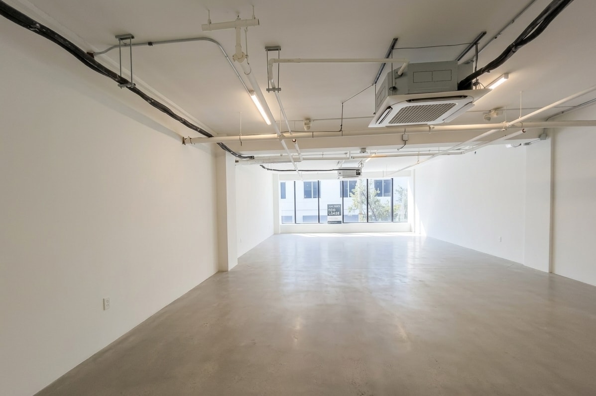 1 NE 1st St, Miami, FL for lease Interior Photo- Image 1 of 1