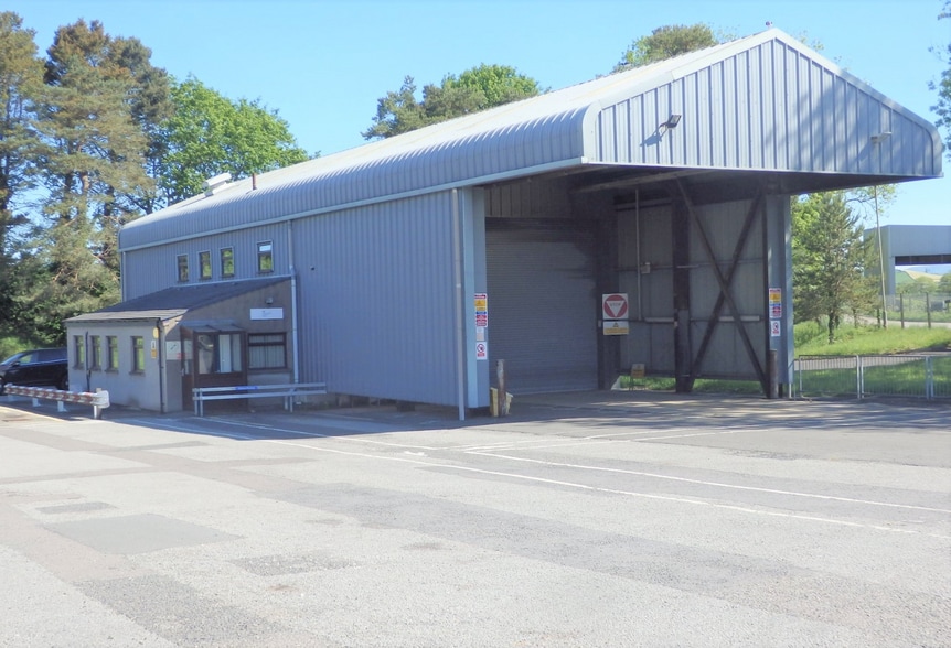 Crooklands Rd, Milnthorpe for lease - Primary Photo - Image 1 of 5