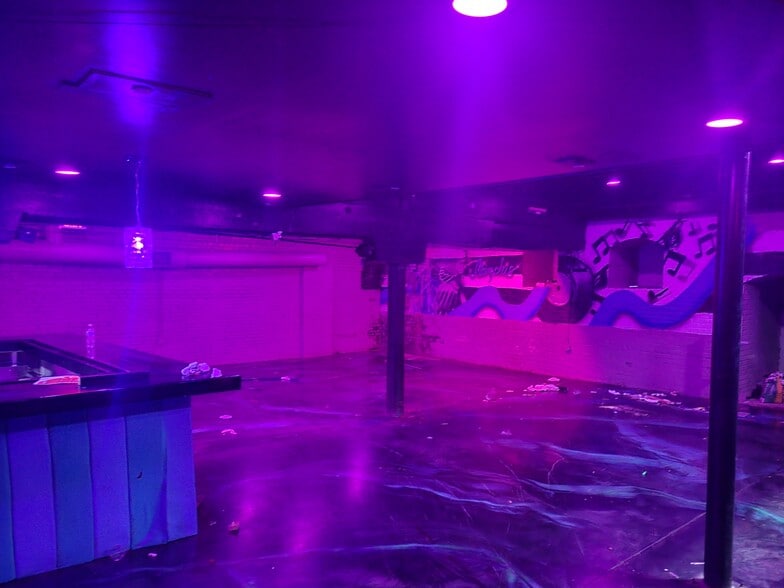 299 S Main St, Memphis, TN for lease - Building Photo - Image 2 of 14