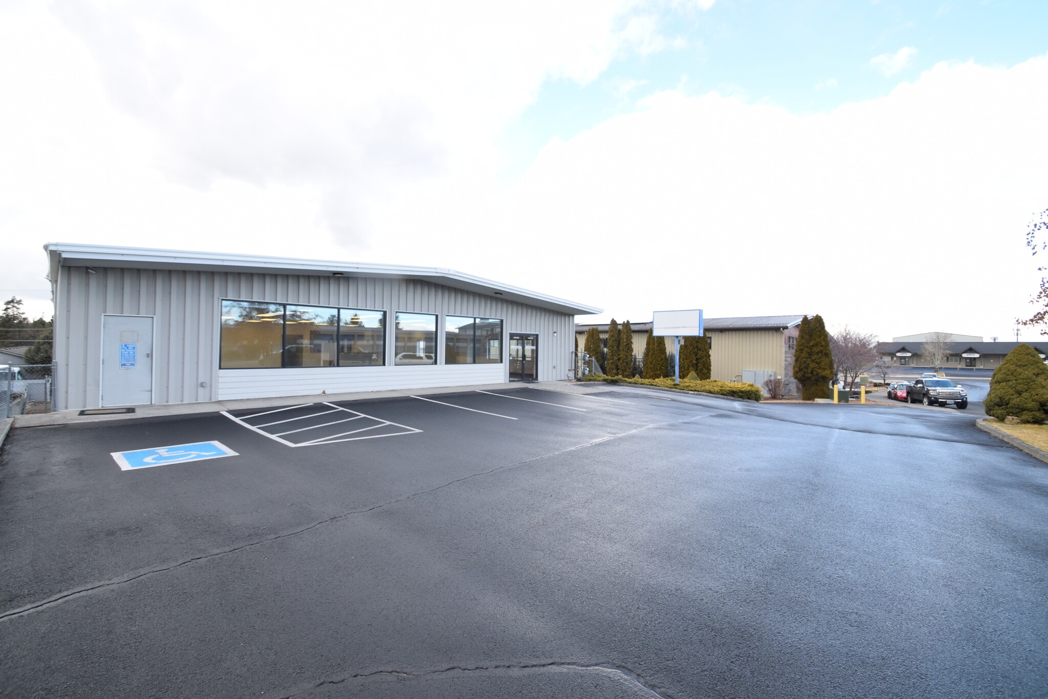 635 SE Business Way, Bend, OR for lease Building Photo- Image 1 of 12