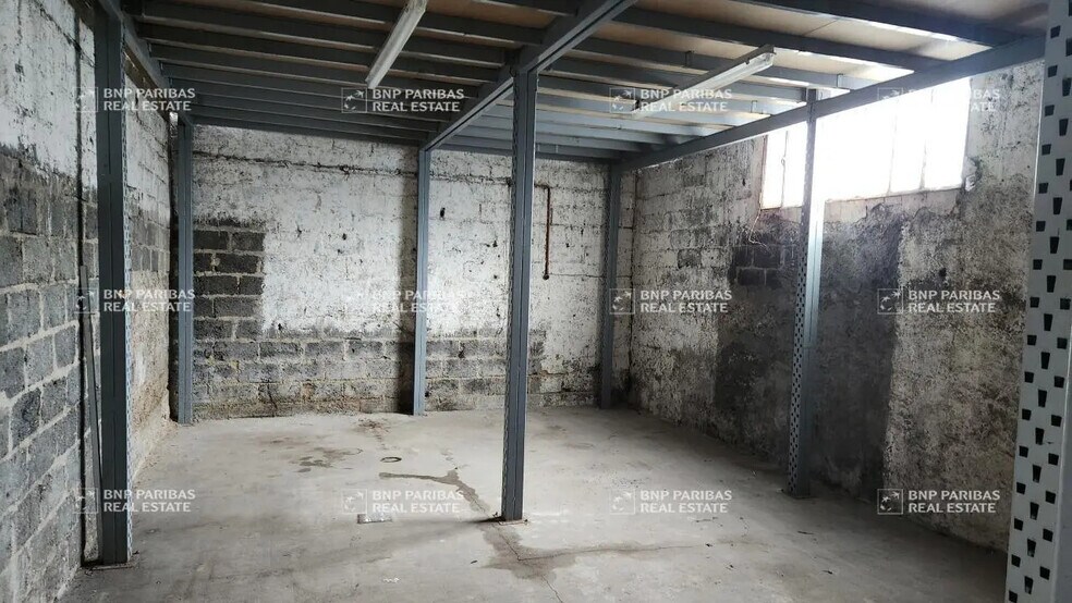 Flex in Maisons-Alfort for sale - Interior Photo - Image 3 of 4