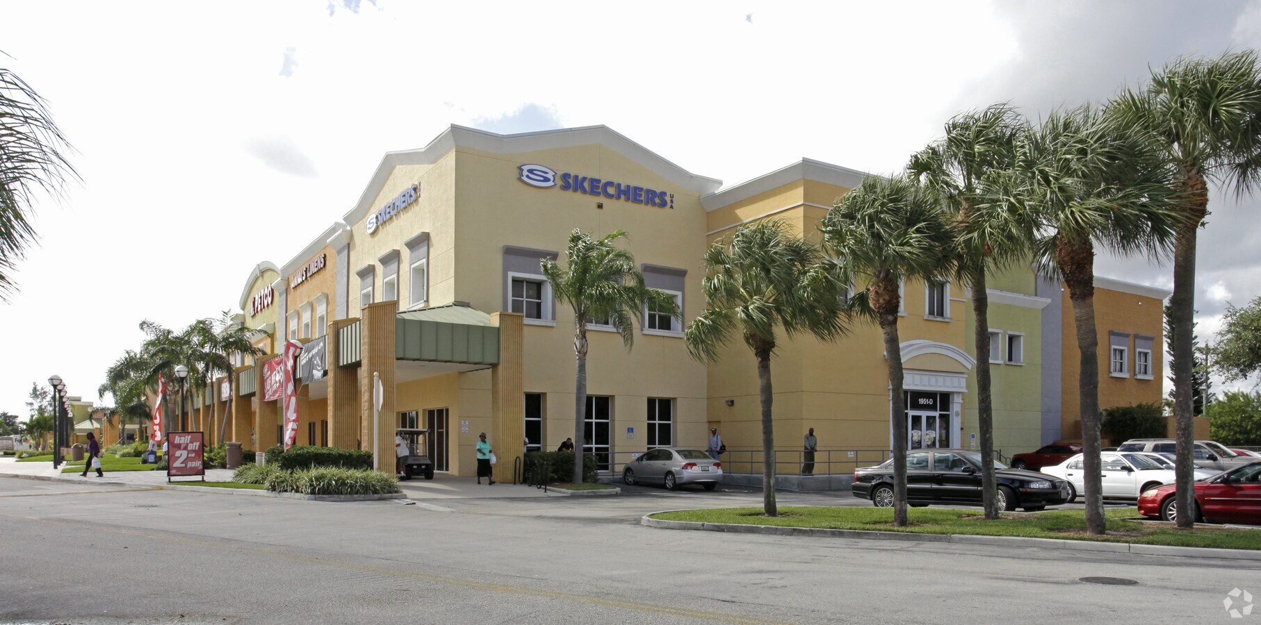 19371951 N Military Trl, West Palm Beach, FL 33409