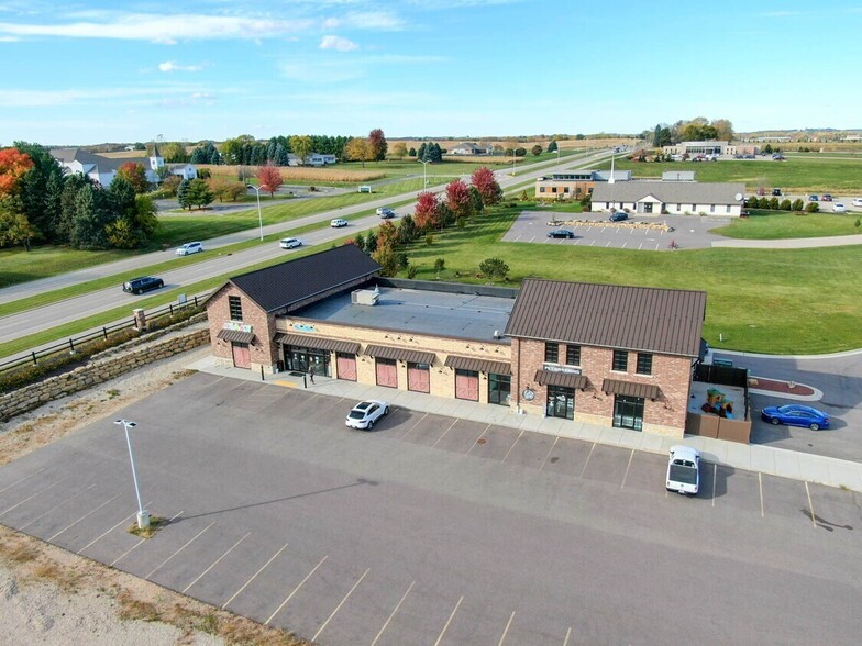 1340 Water Wheel Dr, Waunakee, WI for lease - Building Photo - Image 1 of 21