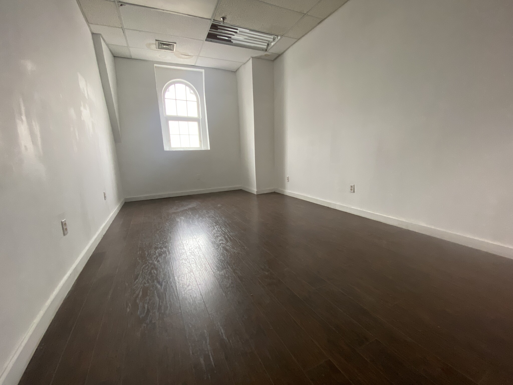 291 Wall St, Kingston, NY for lease Interior Photo- Image 1 of 5