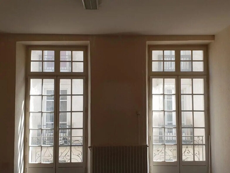 Office in Nantes for lease - Interior Photo - Image 2 of 6