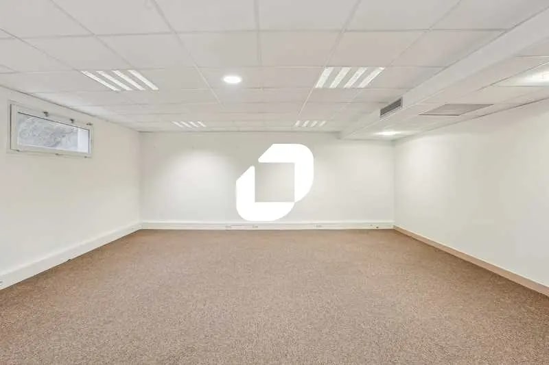 9 Bis Rue Delerue, Montrouge for lease Interior Photo- Image 1 of 2